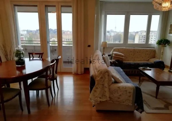 appartamento in vendita a Milano in zona Villapizzone