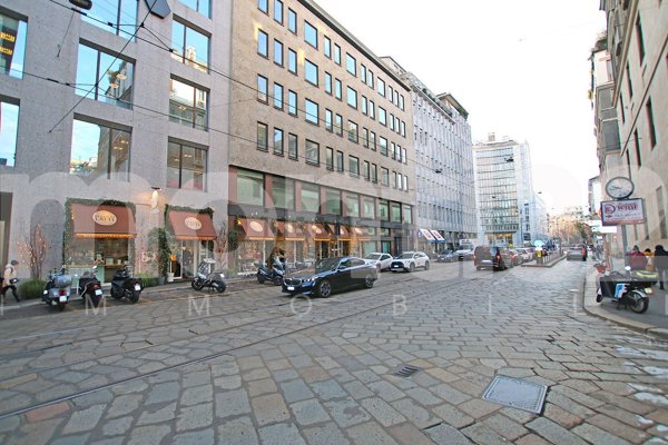 appartamento in vendita a Milano in zona Porta Nuova