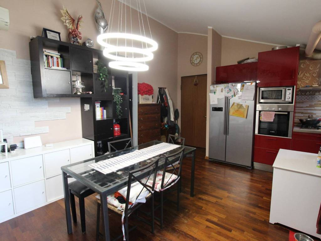 appartamento in vendita a Milano in zona Gorla