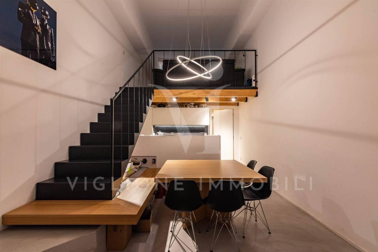 appartamento in vendita a Milano in zona Bullona