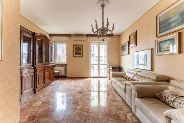 appartamento in vendita a Milano in zona Vigentino