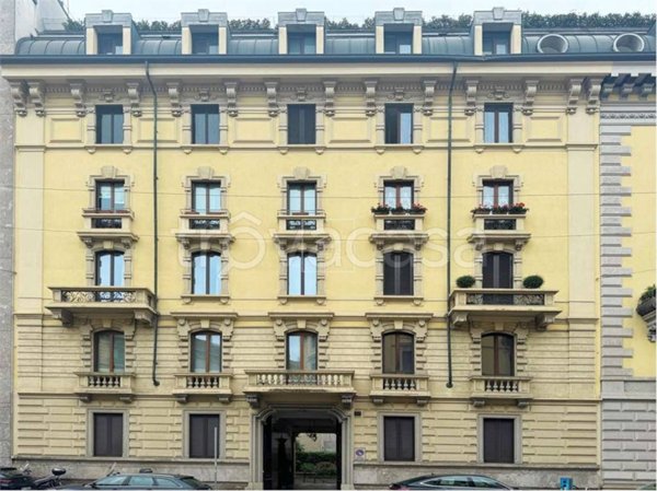 appartamento in vendita a Milano in zona Cadorna