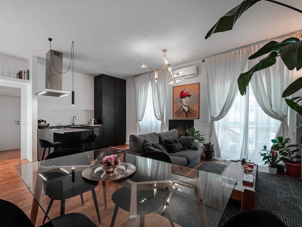 appartamento in vendita a Milano in zona Lorenteggio