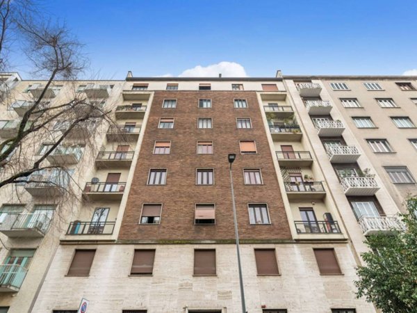 appartamento in vendita a Milano in zona Porta Vigentina