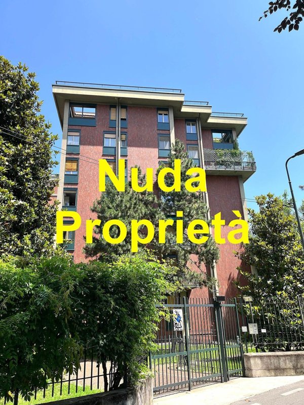 appartamento in vendita a Milano in zona Porta Genova