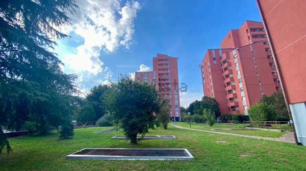 appartamento in vendita a Milano in zona Baggio