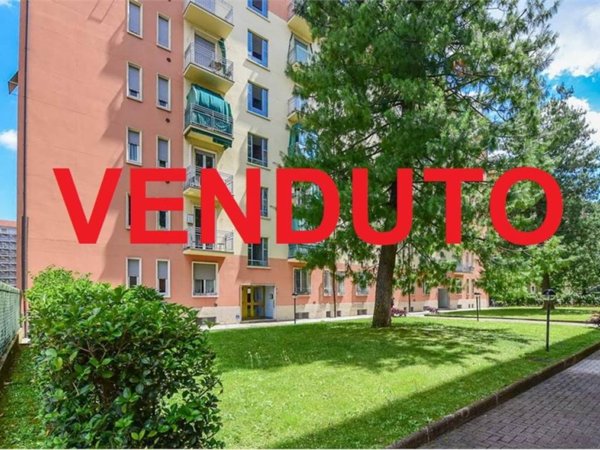 appartamento in vendita a Milano in zona Segnano