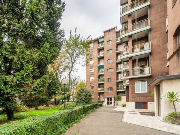 appartamento in vendita a Milano in zona Crescenzago