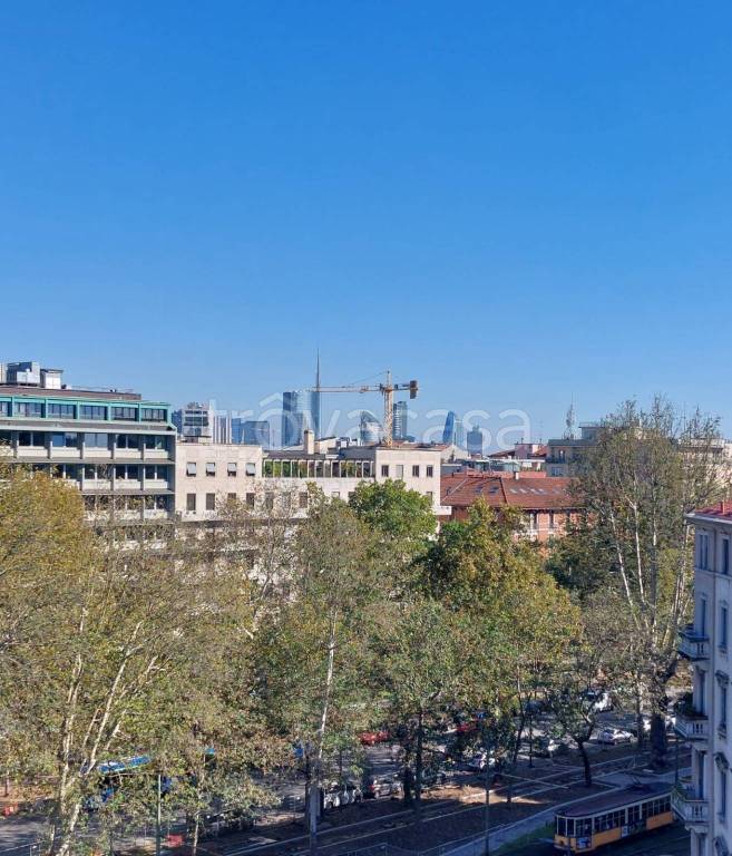 appartamento in vendita a Milano in zona Sempione