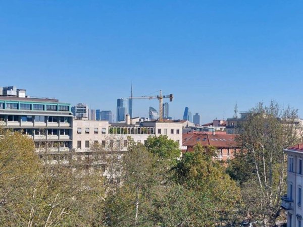 appartamento in vendita a Milano in zona Sempione