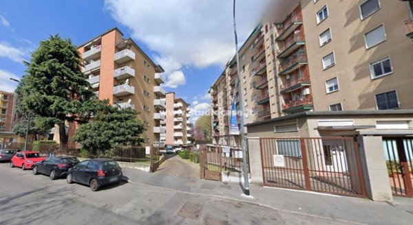 appartamento in vendita a Milano in zona Famagosta