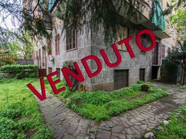 appartamento in vendita a Milano in zona Città Studi