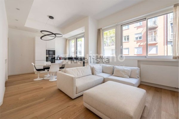 appartamento in vendita a Milano in zona Porta Nuova