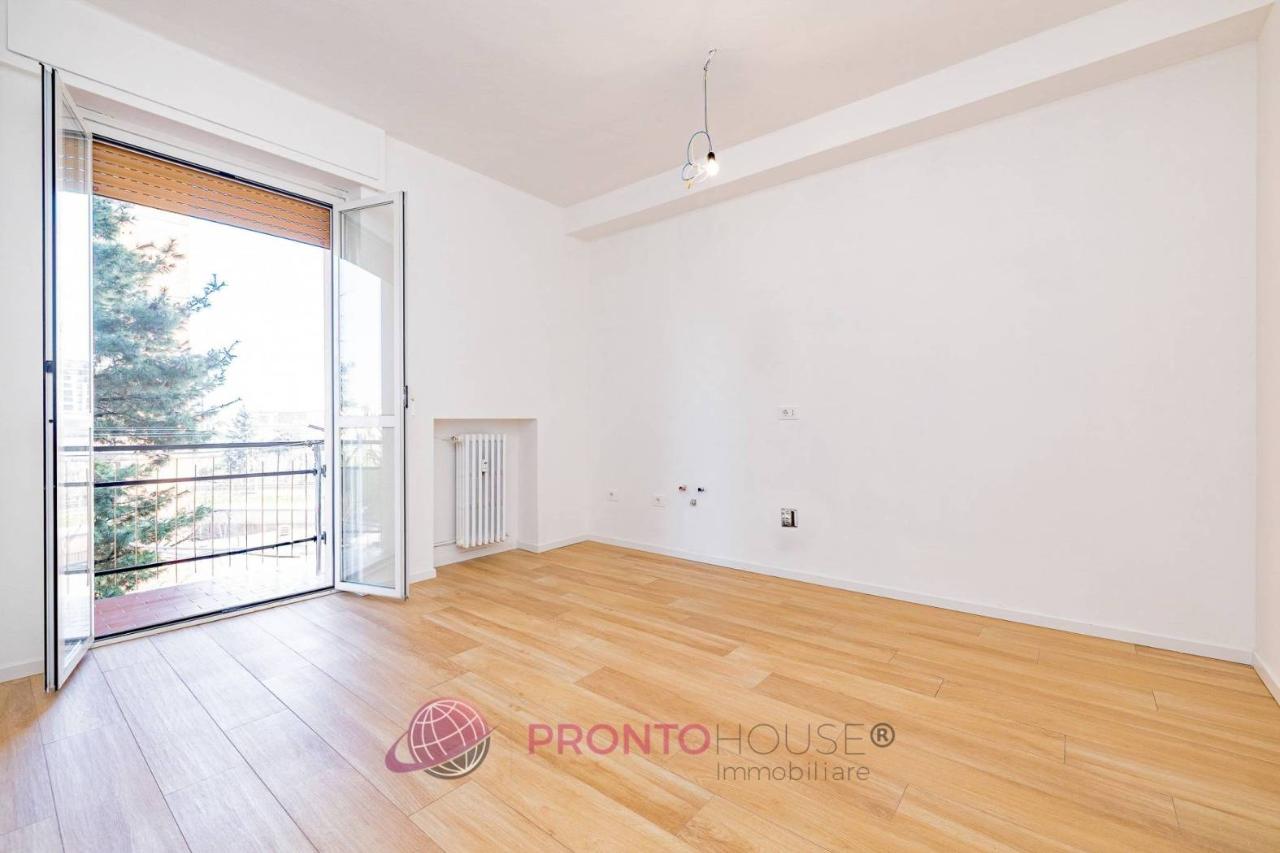 appartamento in vendita a Milano in zona Segnano