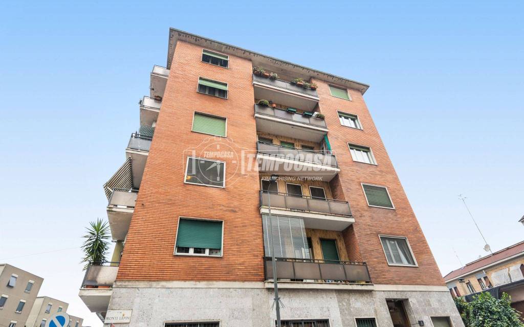 appartamento in vendita a Milano in zona Piazzale Lodi