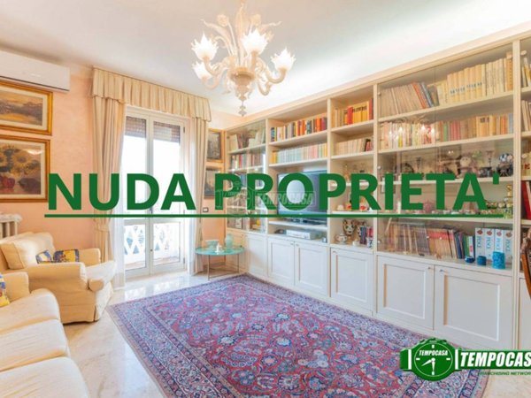 appartamento in vendita a Milano in zona Segnano