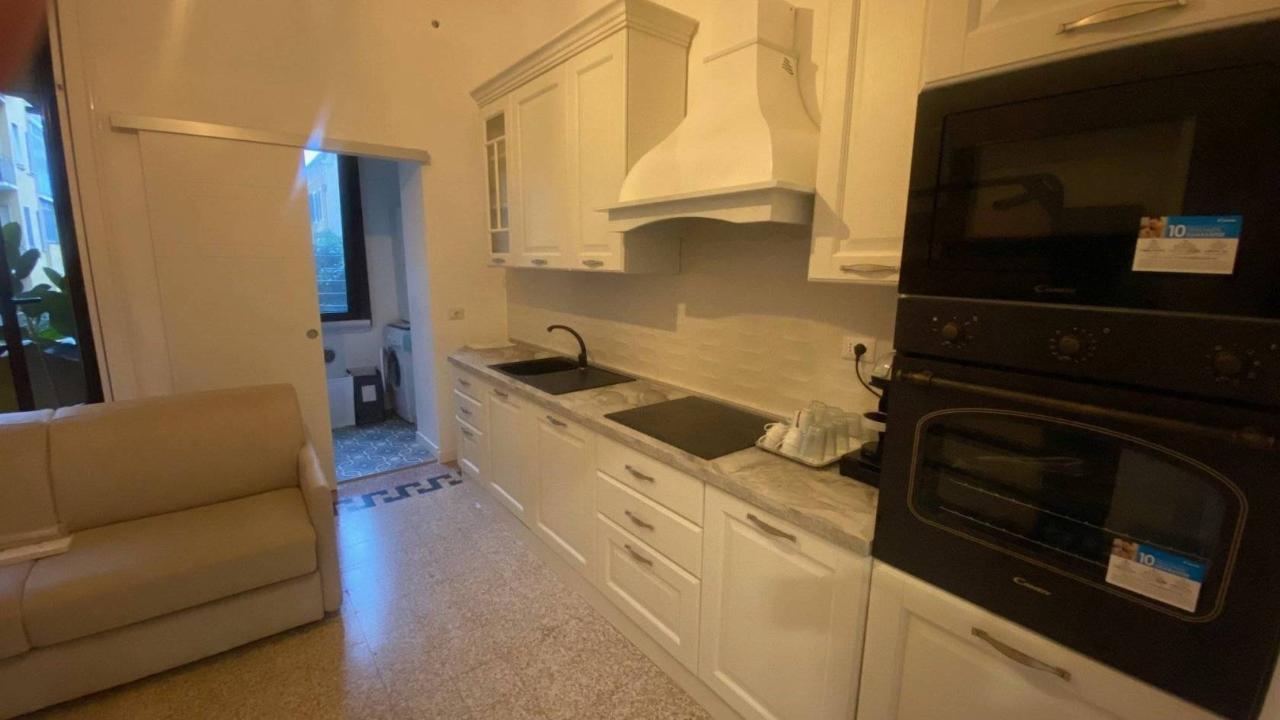 appartamento in vendita a Milano in zona Porta Venezia