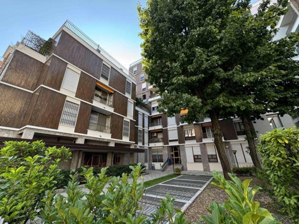 appartamento in vendita a Milano in zona XXII Marzo