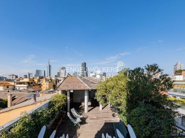 appartamento in vendita a Milano in zona Porta Nuova
