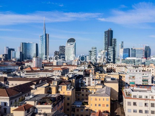 appartamento in vendita a Milano in zona Porta Nuova