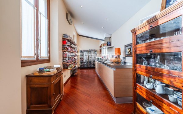 appartamento in vendita a Milano in zona Sant'Ambrogio