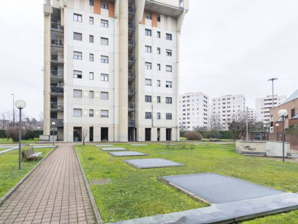 appartamento in vendita a Milano in zona Ronchetto sul Naviglio