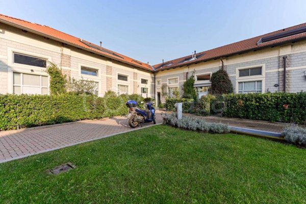 appartamento in vendita a Milano in zona Bocconi