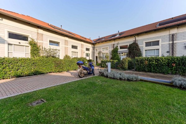 appartamento in vendita a Milano in zona Conchetta