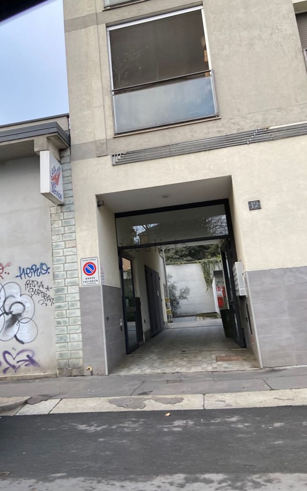 appartamento in vendita a Milano in zona Stadera