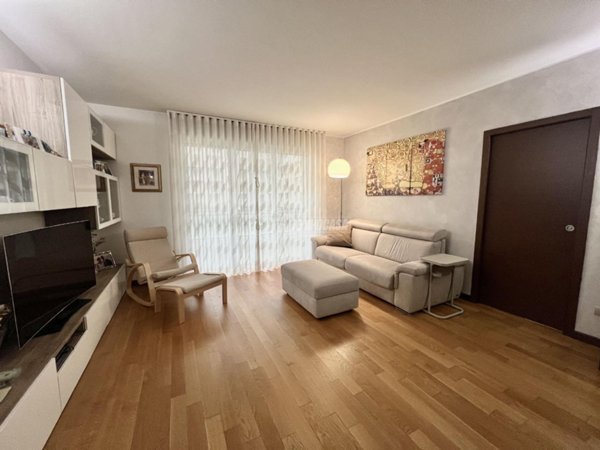 appartamento in vendita a Milano in zona Adriano