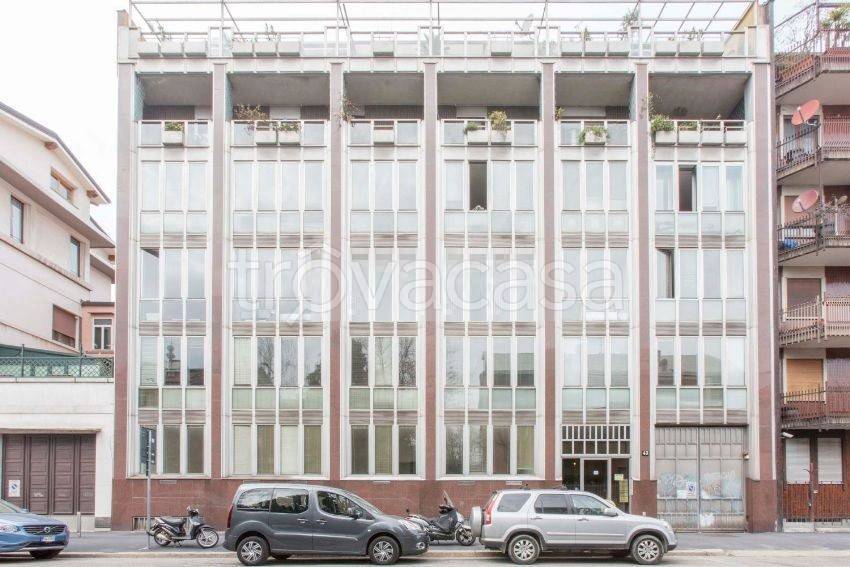 appartamento in vendita a Milano in zona Isola