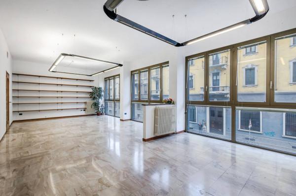 appartamento in vendita a Milano in zona Sant'Ambrogio