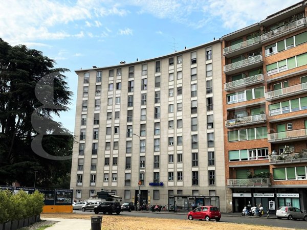 appartamento in vendita a Milano in zona Lorenteggio