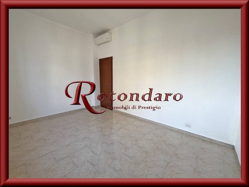 appartamento in vendita a Milano in zona Famagosta