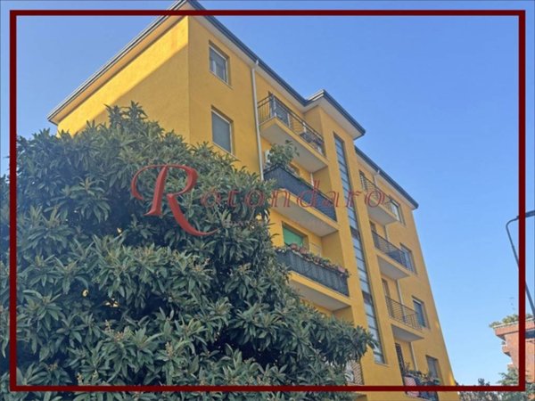 appartamento in vendita a Milano in zona Famagosta