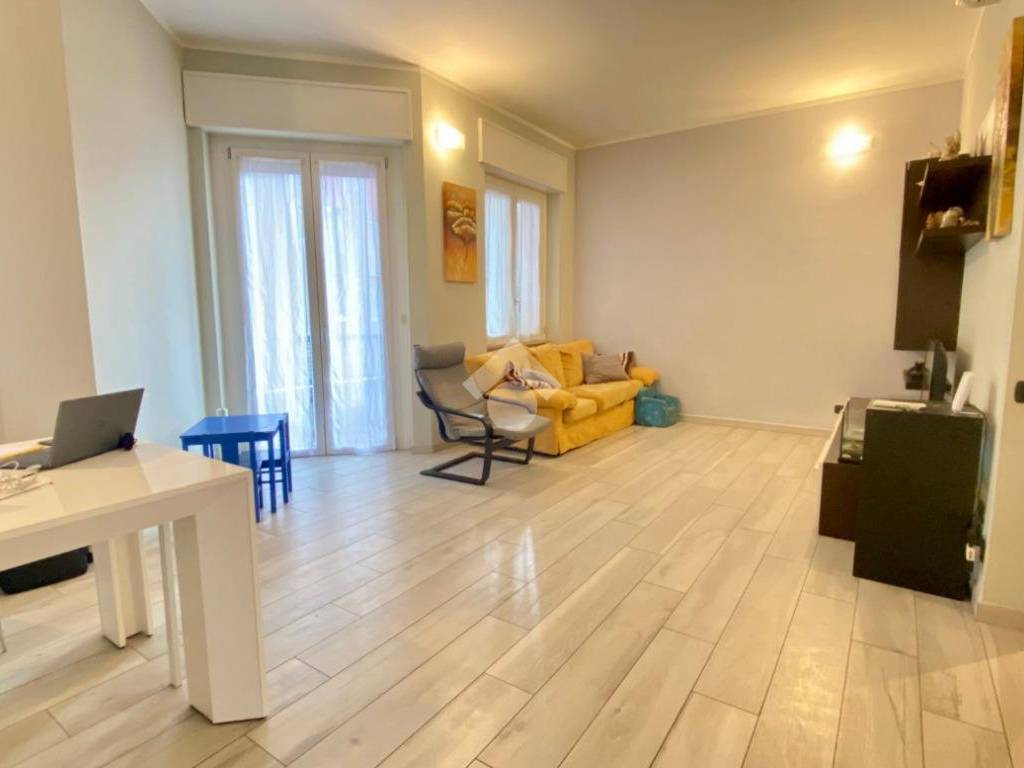 appartamento in vendita a Milano in zona Baggio