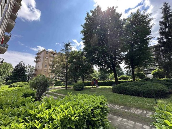 appartamento in vendita a Milano in zona Famagosta
