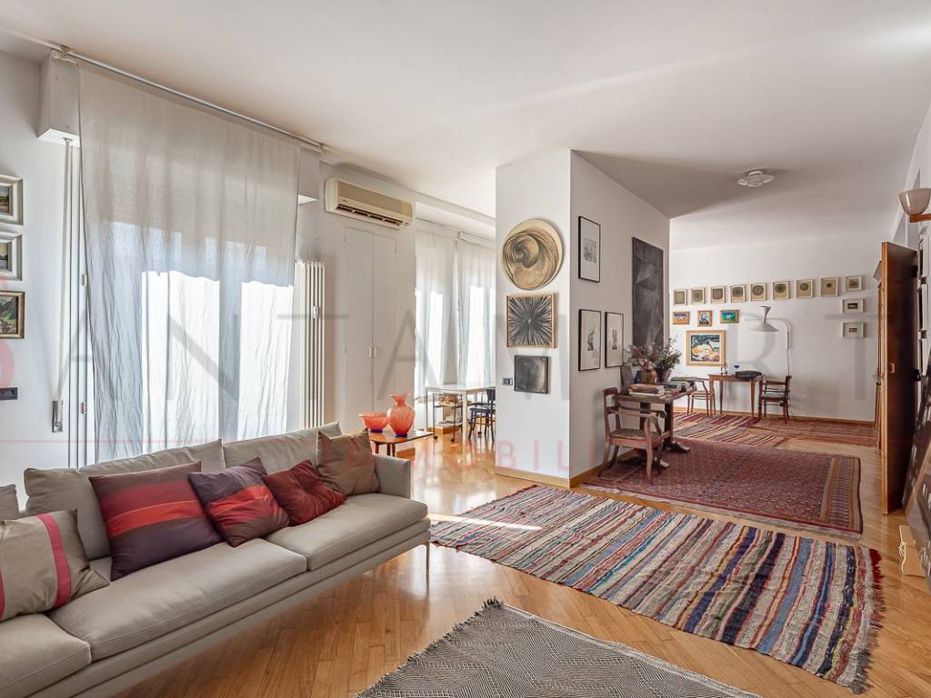 appartamento in vendita a Milano in zona Porta Ticinese
