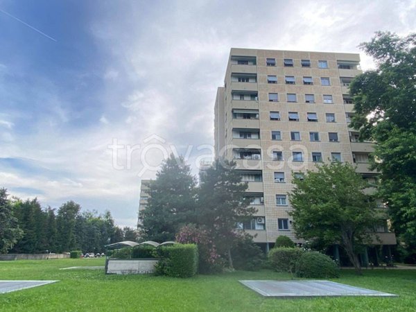 appartamento in vendita a Milano in zona QT8