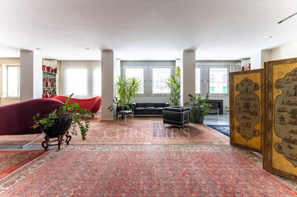 appartamento in vendita a Milano in zona Sant'Ambrogio