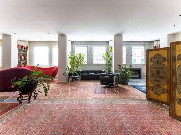 appartamento in vendita a Milano in zona Sant'Ambrogio