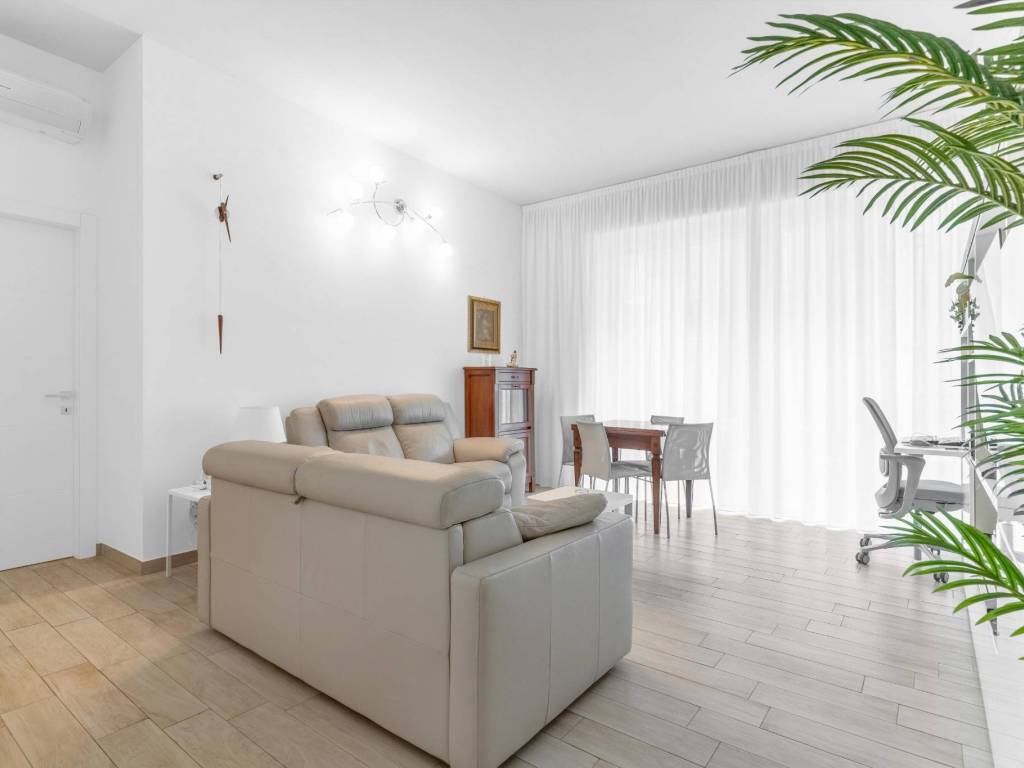 appartamento in vendita a Milano in zona Sant'Ambrogio