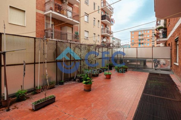 appartamento in vendita a Milano in zona Rottole