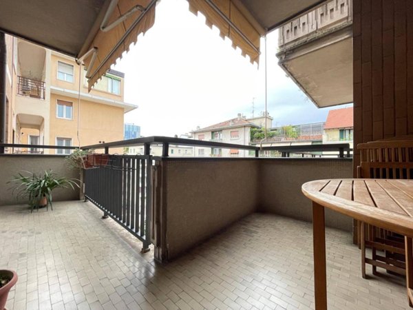 appartamento in vendita a Milano in zona Bullona
