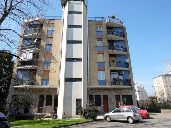 appartamento in vendita a Milano in zona Crescenzago
