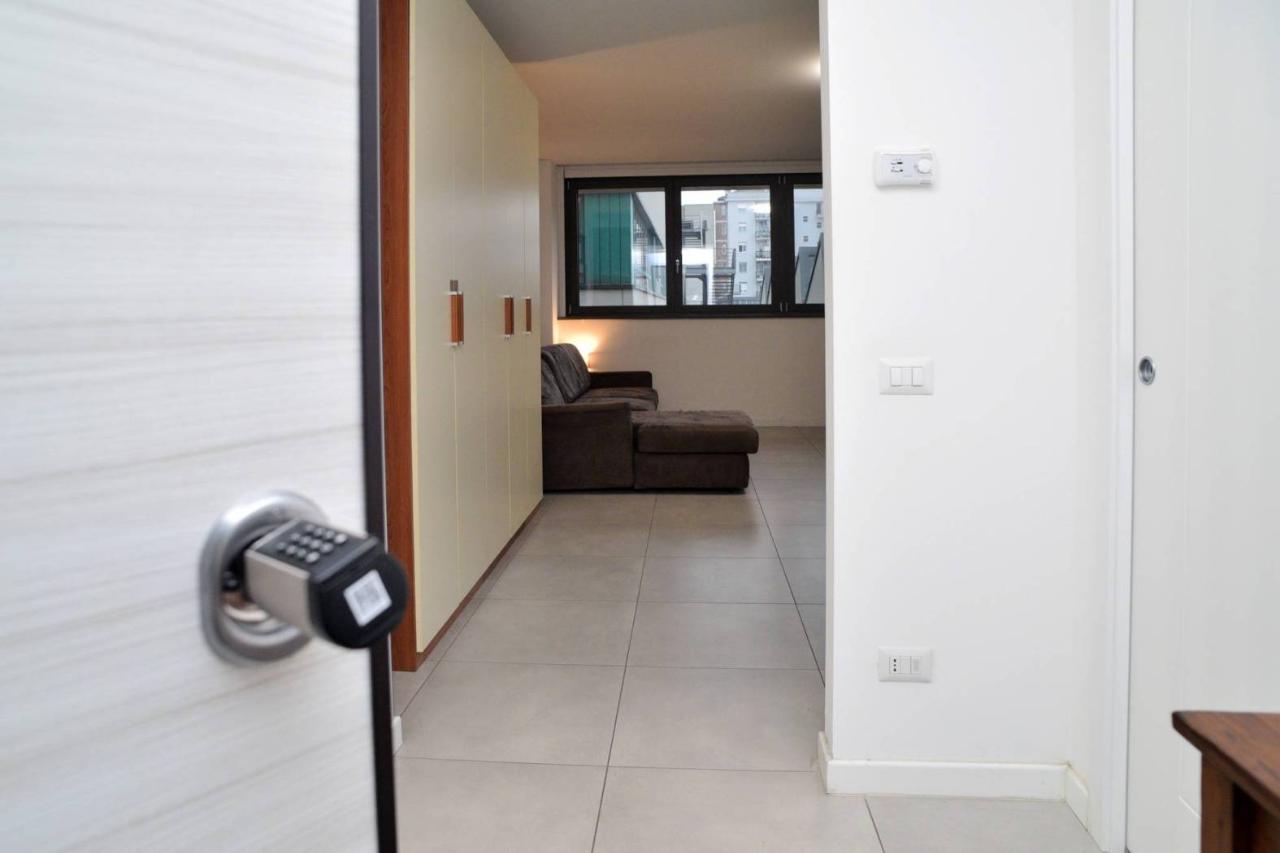appartamento in vendita a Milano in zona Famagosta