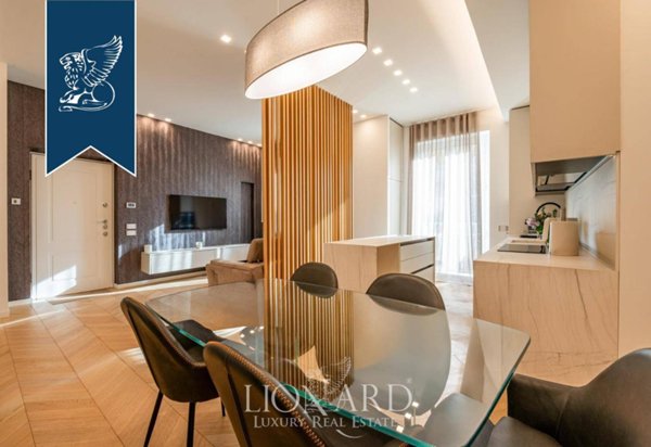 appartamento in vendita a Milano in zona Sant'Ambrogio