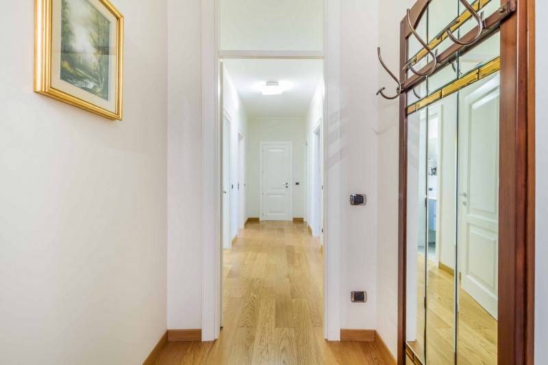appartamento in vendita a Milano in zona Cagnola