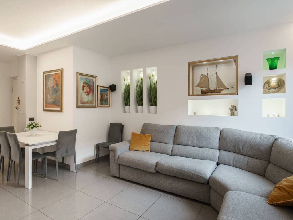 appartamento in vendita a Milano in zona Gallaratese