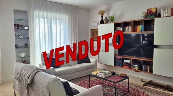 appartamento in vendita a Milano in zona Isola